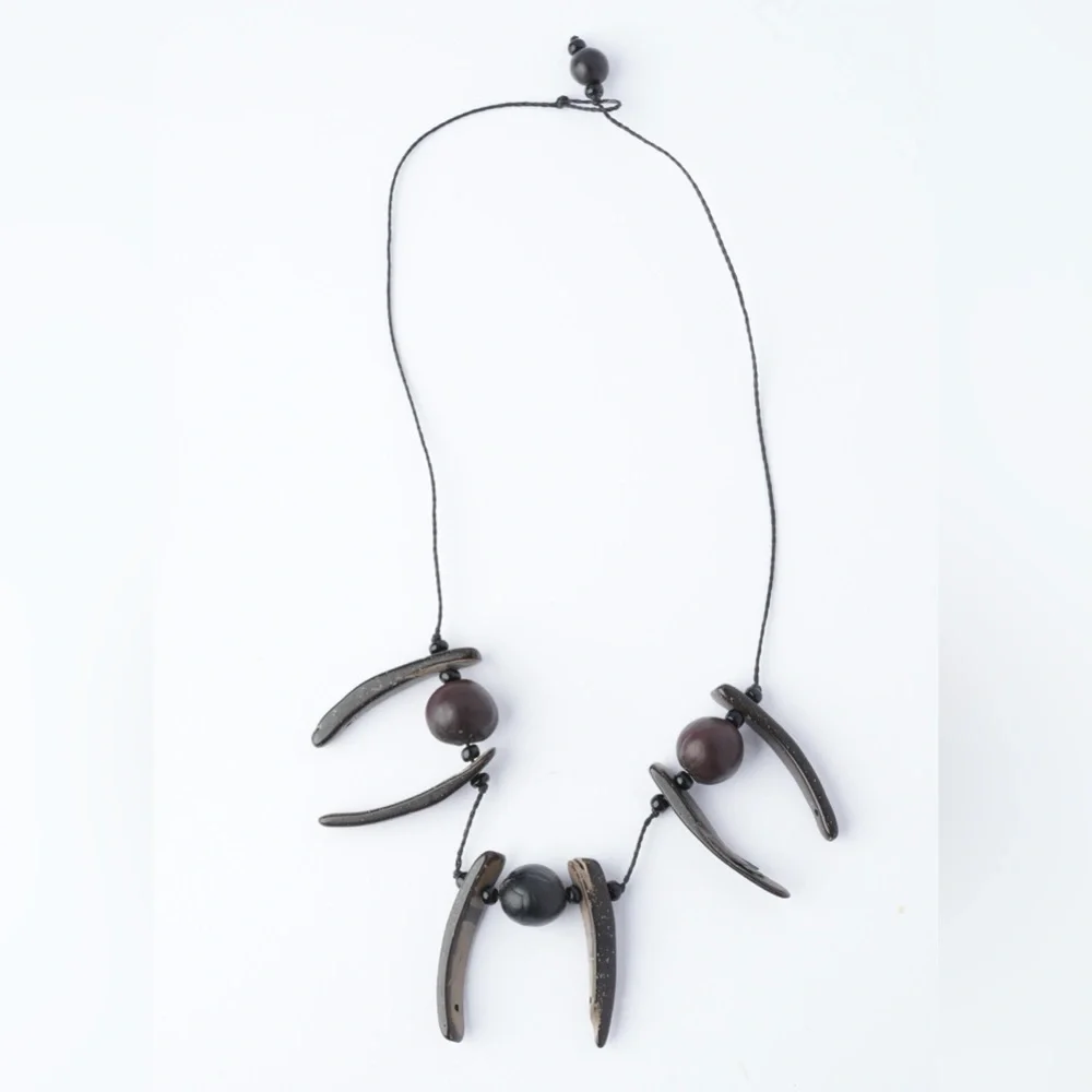 Jamaican Island Necklace B‎ 12